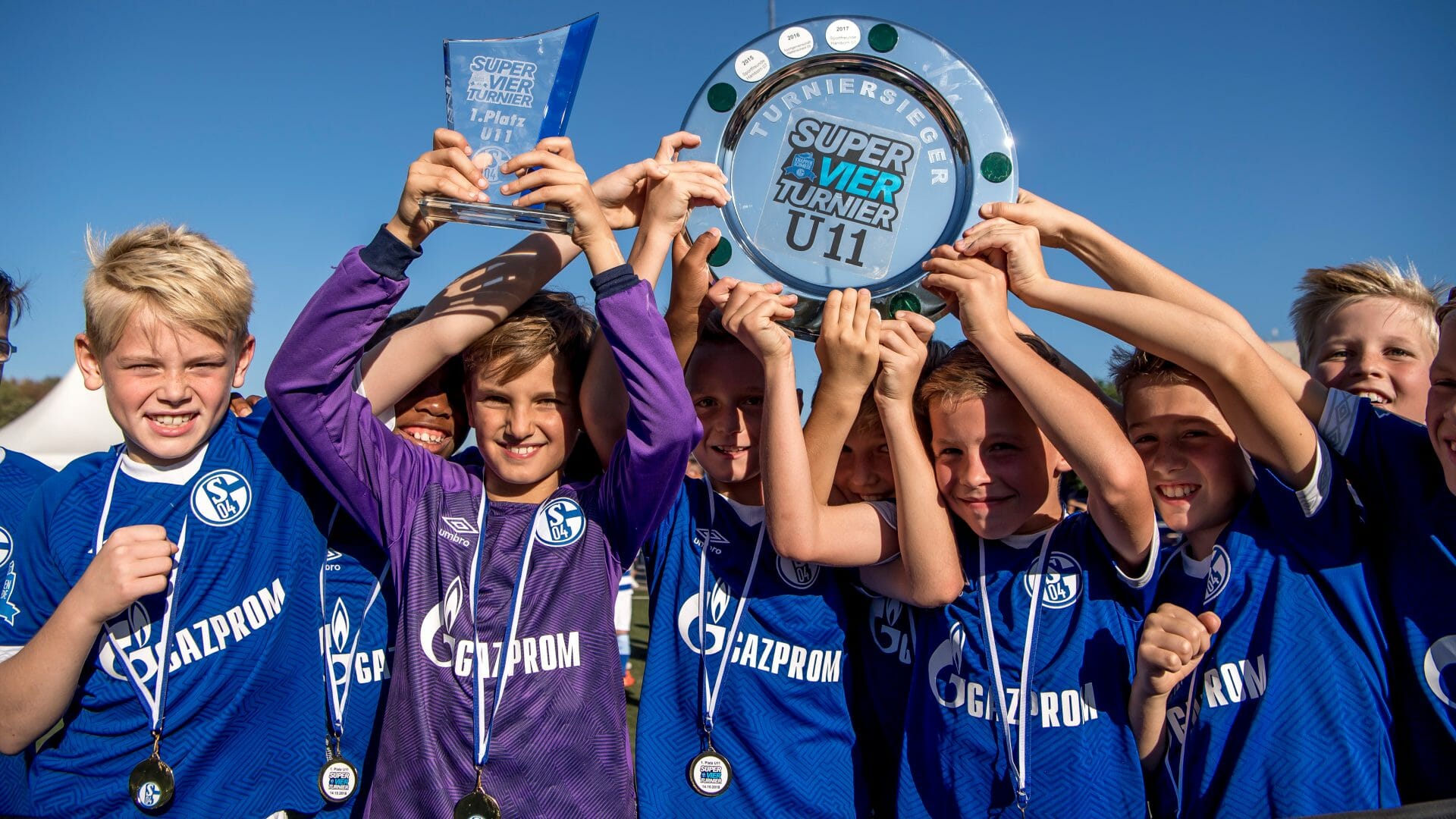 FC Schalke 04 Tryouts & Club Guide: History, Stadium, Players, And More!